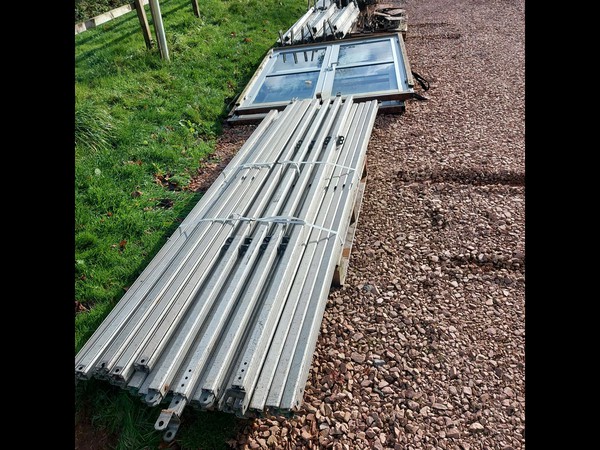 marquee frame on pallets