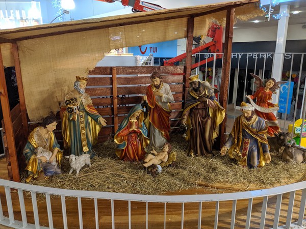 Large Nativity Bellen