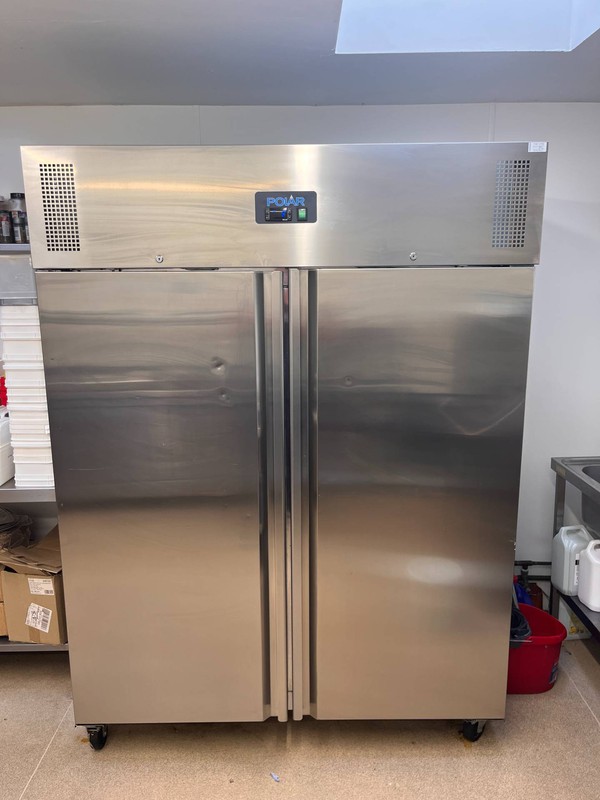 Double door commercial fridge