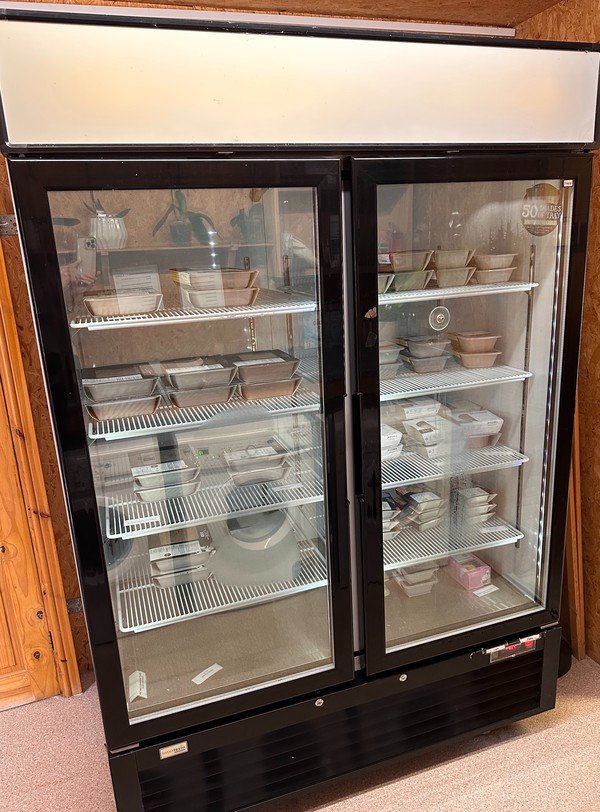 Secondhand Used Interlevin LGF5000 2 Glass Door Display Freezer For Sale