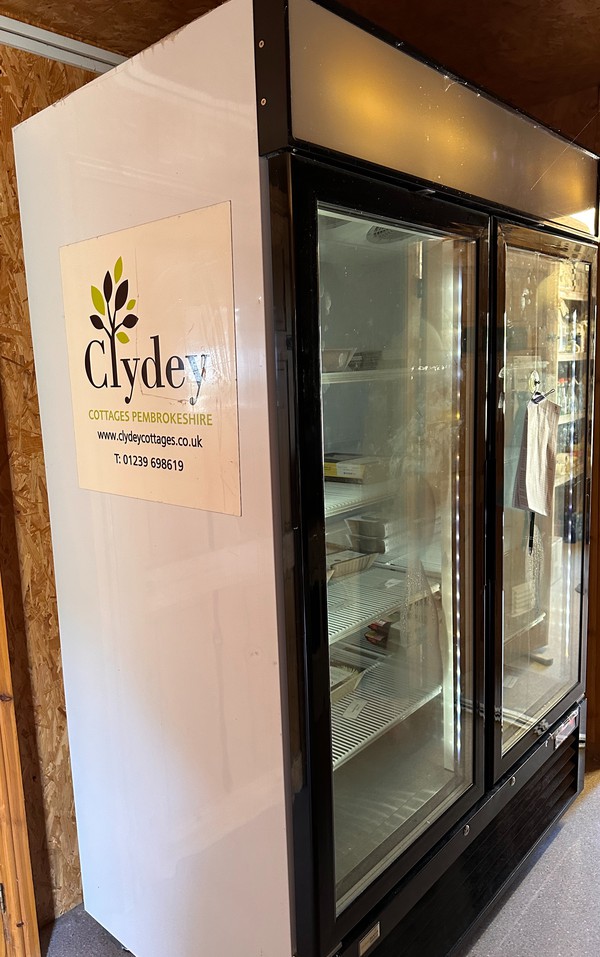 Used Interlevin LGF5000 2 Glass Door Display Freezer For Sale