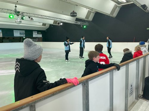 Secondhand Used 50x Ice Rink Barriers For Sale Secondhand Used 50x Ice Rink Barriers For Sale