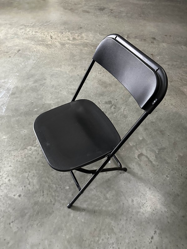 Secondhand Used 70x Black Samsonite Folding Chairs For Sale
