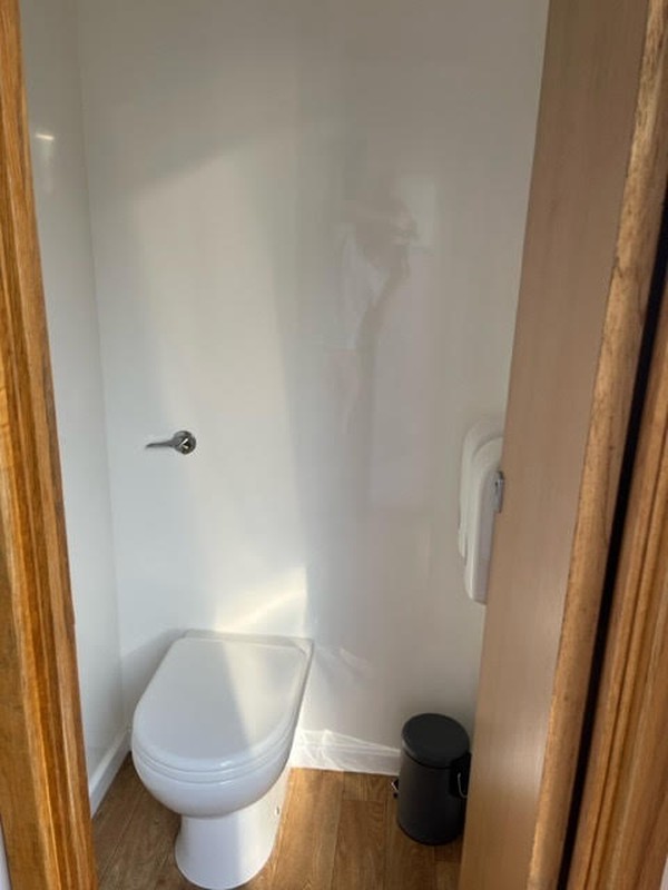 Secondhand Used 2+1 Luxury Toilet Trailer