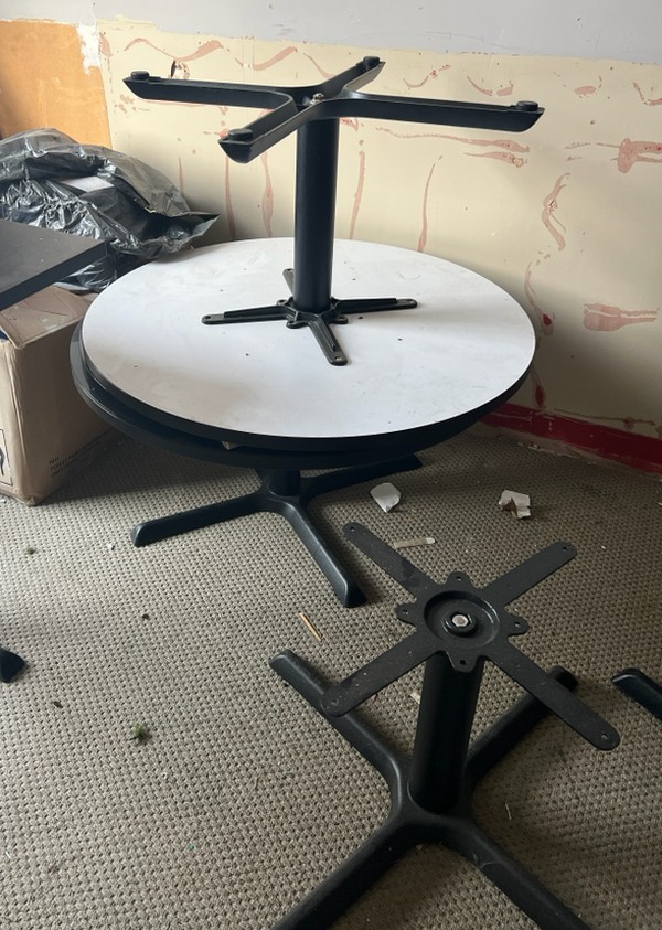Secondhand 15x Restaurant Tables, Tops and Bases For Sale