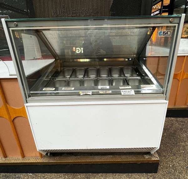 Secondhand Used ISA Millennium Fan Ventilated Gelato Display Freezer Flat Top For Sale