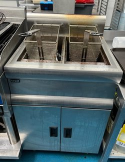 Secondhand Used Nat Gas Twin Well Twin Basket Fryer For Sale