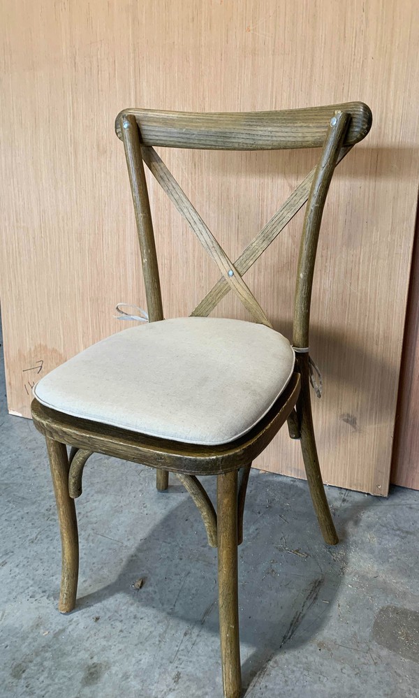 140x Oak Cross-back Chairs with Tie-On Seat Pad For Sale