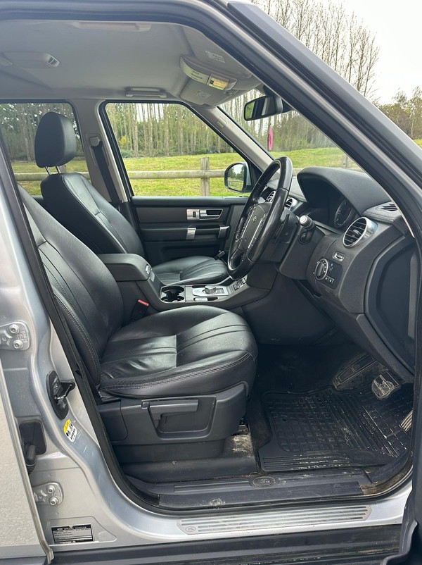 Secondhand Used Land Rover Discovery SDV6 Auto (2014)