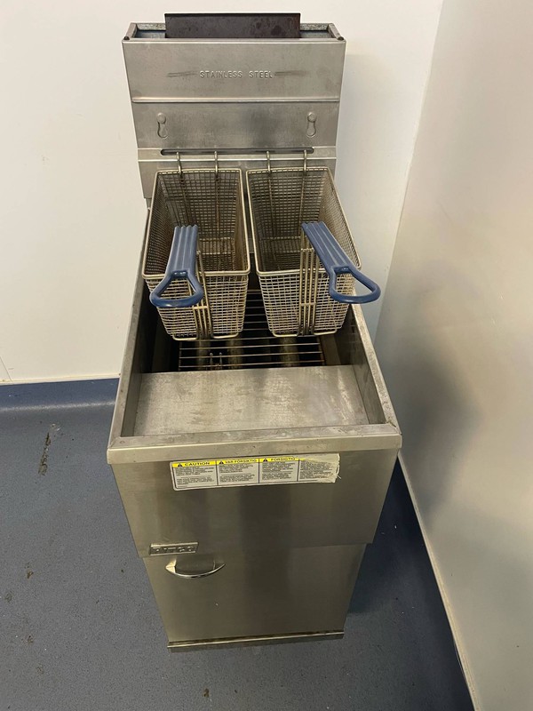 Pitco 35C economy tube fired natural gas fryer with a single tank and two baskets.