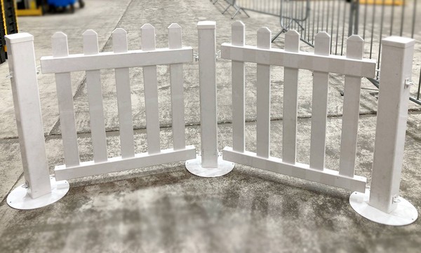 1m Picket fence panels and posts