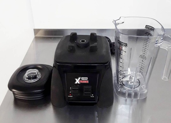 CB135 Table top blender by Waring