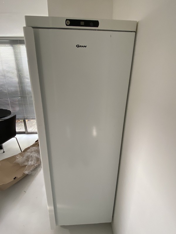 White Gram K400 LU Single Door Fridge