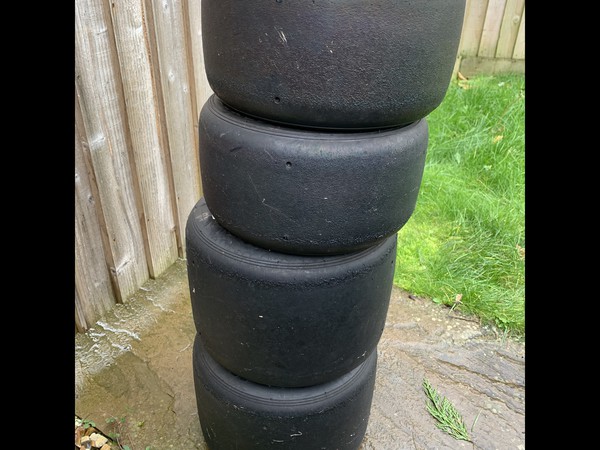 Dry tyres