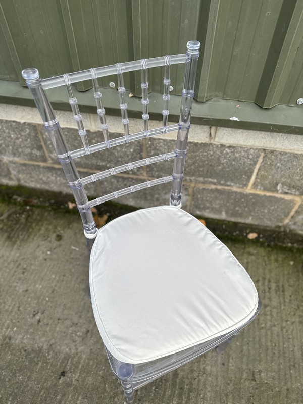 Secondhand Used Chivari Ice Chairs with Cream White Seat Pad For Sale
