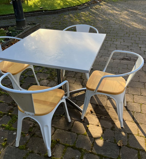 White Metal Outdoor Chairs For Sale