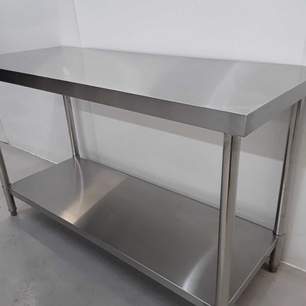 Diaminox stainless steel table 150cm