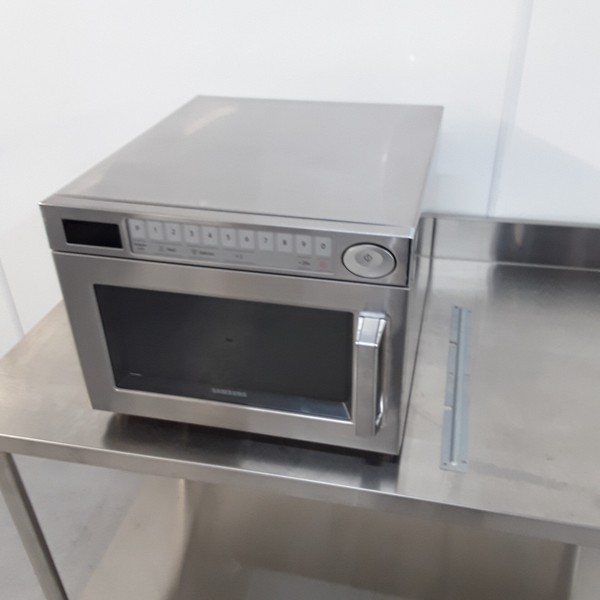 Samsung Microwave 1500W Digital FS318