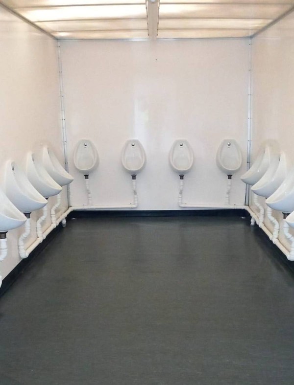 20 Urinal gents trailer