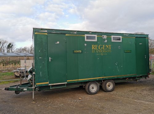 2 + 3 Luxury Toilet Trailer For Sale 2 + 3 Luxury Toilet Trailer For Sale