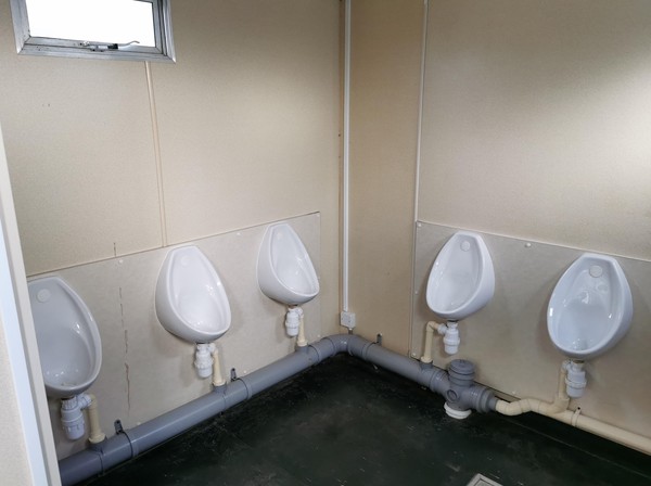 Toilet Trailer With Urinals