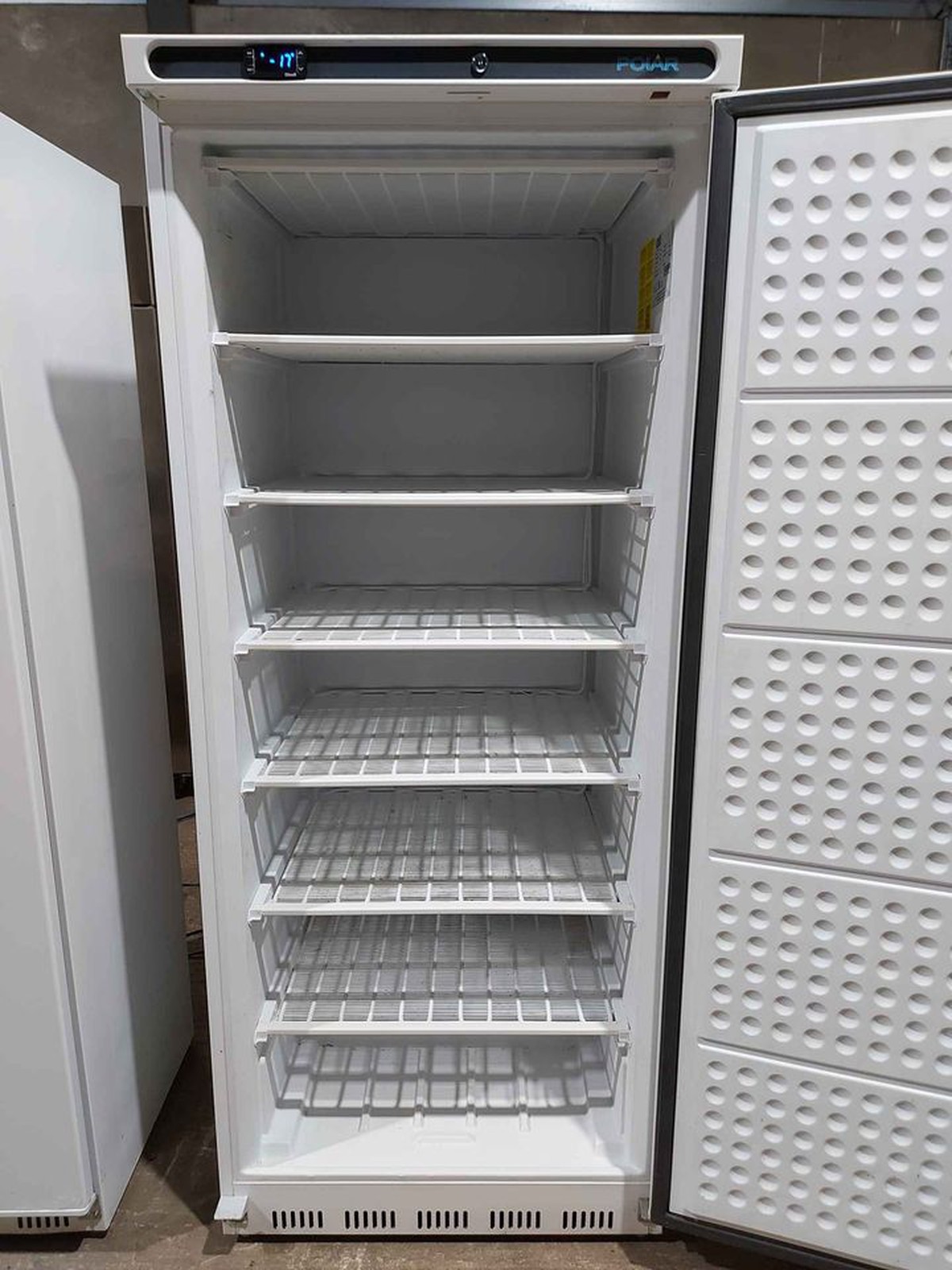 Secondhand Catering Equipment | Upright Fridges Single Door | Polar C ...