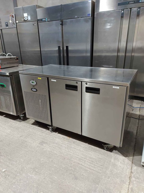 Secondhand Used Foster PRO 2 Door Prep Stainless Steel Commercial Bench Fridge For Sale