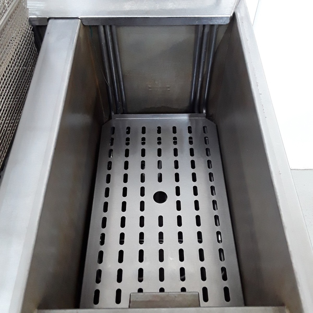 Secondhand Catering Equipment Electric Fryers Lincat Double