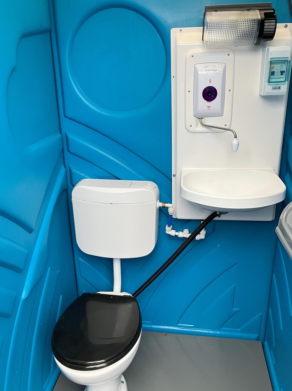 New Mains Toilet with Hot Wash For Sale