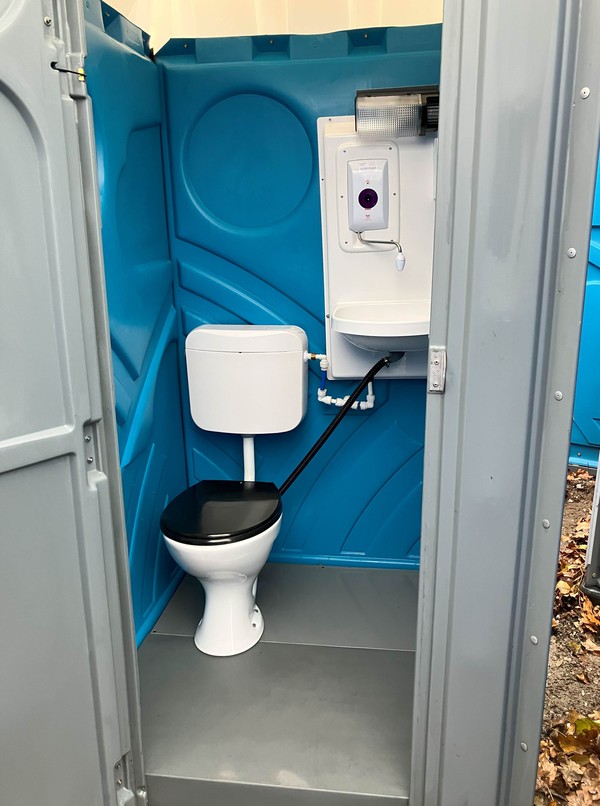 Unused Mains Toilet with Hot Wash For Sale