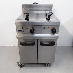 Secondhand Used Lincat Double Tank Fryer OE8113 For Sale