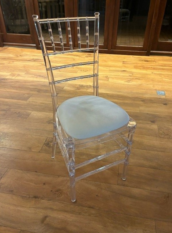 Used 100x Resin Chiavari Stacking Chair For Sale