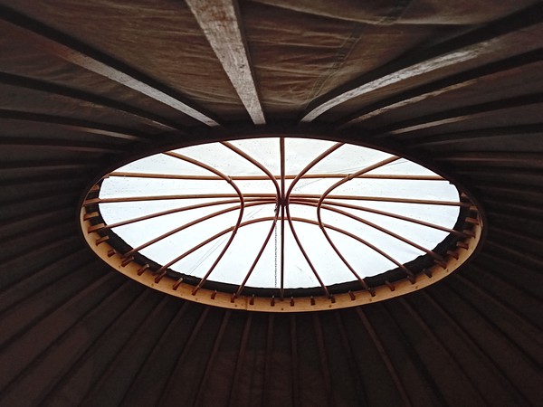 Yurt roof round window