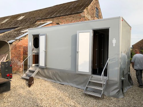 Secondhand Used 3+1 Luxury Toilet Trailer For Sale Secondhand Used 3+1 Luxury Toilet Trailer For Sale