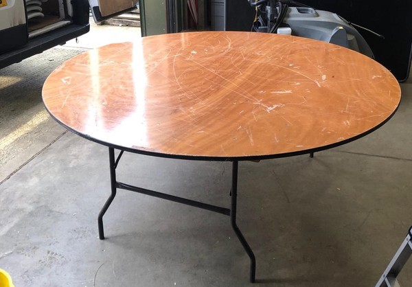 6Ft Round tables with folding legs for sale