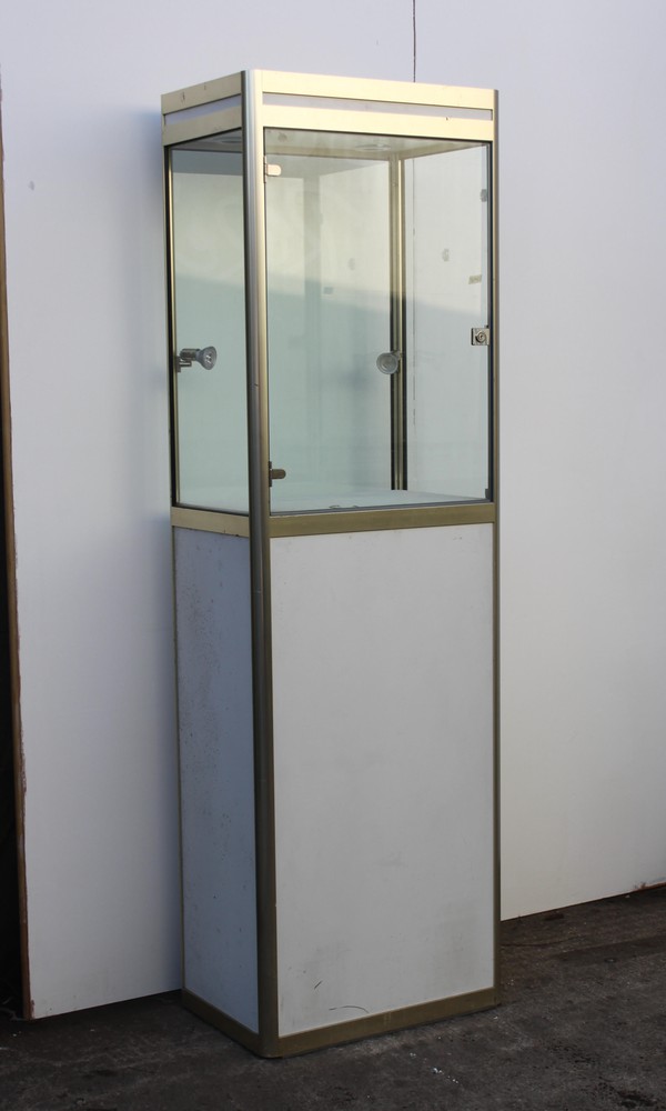 Secondhand 1950mm Plinth Display Case For Sale