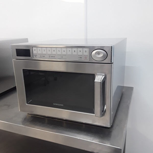Samsung Digital Microwave Oven 1500 W FS318
