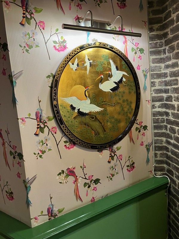 Round Chinese crane painting