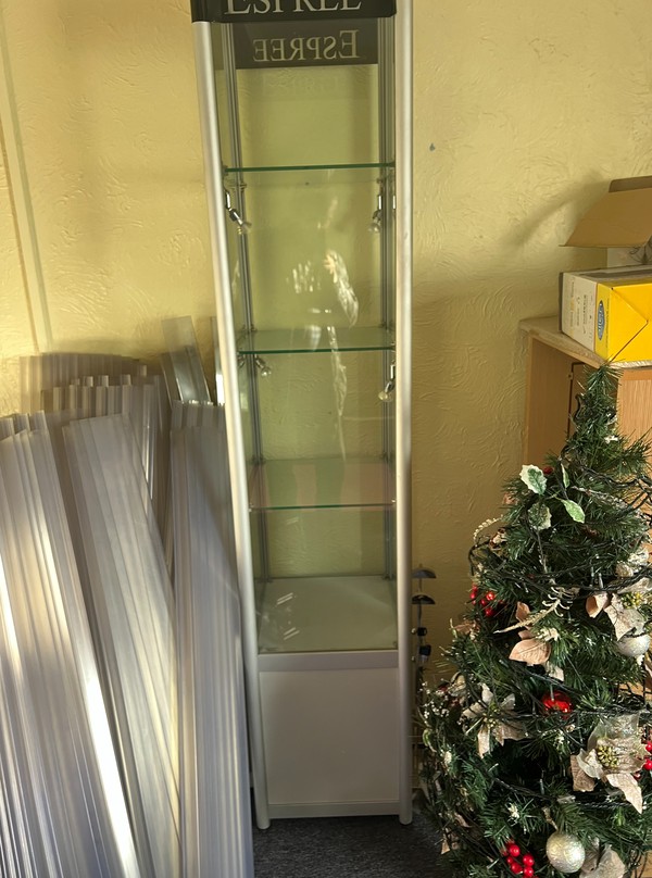 Secondhand Used Shop Display Sets For Sale