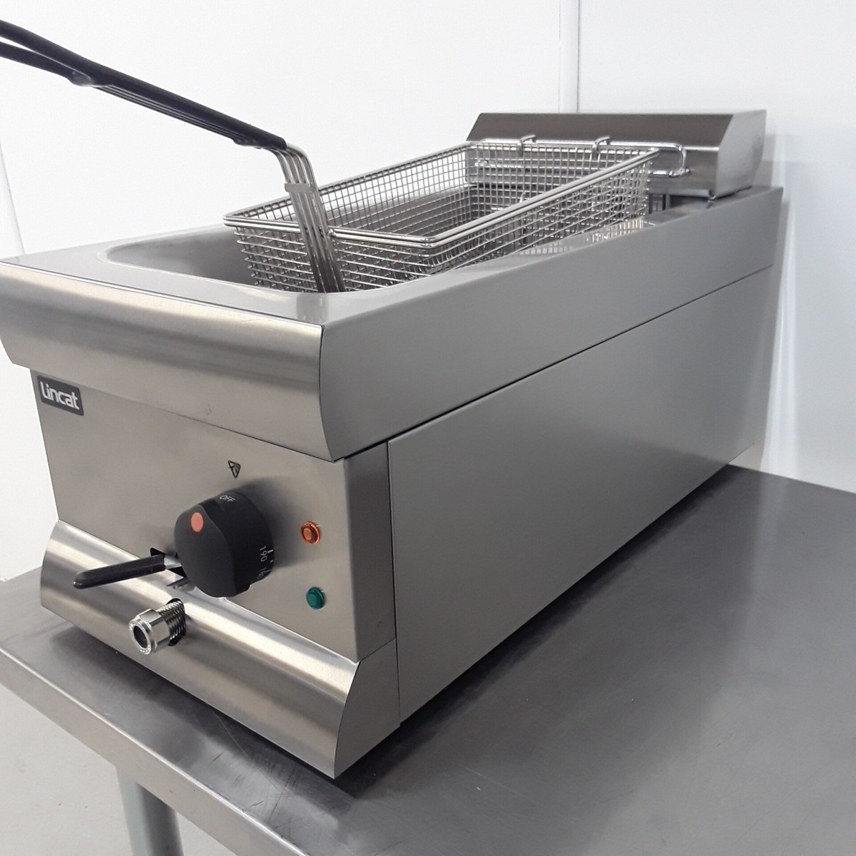 Secondhand Catering Equipment Electric Fryers New B Grade Lincat