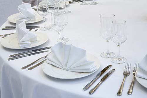 Box of 250 Brand New White Polyester Napkins For Sale Box of 250 Brand New White Polyester Napkins For Sale