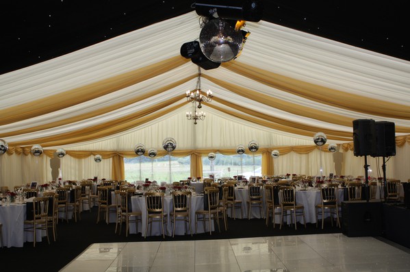 Seconndhand 12m x 30m Ivory Roof Linings With Gables For Sale