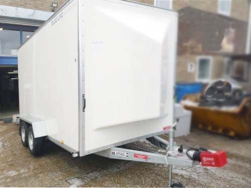 Secondhand box trailer Secondhand box trailer