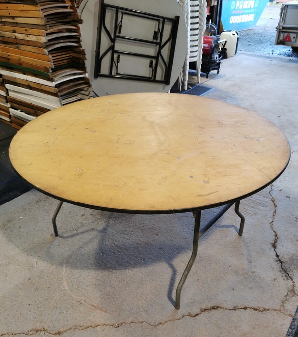 Used 12x 5ft Round Banquet Tables For Sale