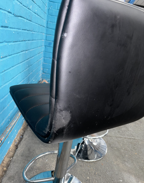 Secondhand 100x Black And 15x White Swivel Bar Stools For Sale