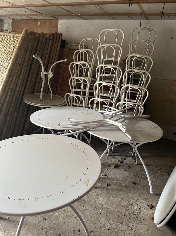 6x Sets White Metal Table And Chairs For Sale