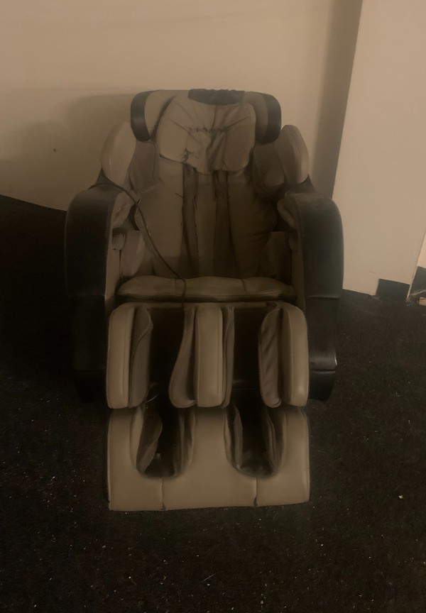 Secondhand Massage Chair For Sale