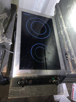 Twin zone induction hob