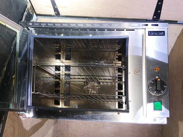 Four grid electric oven