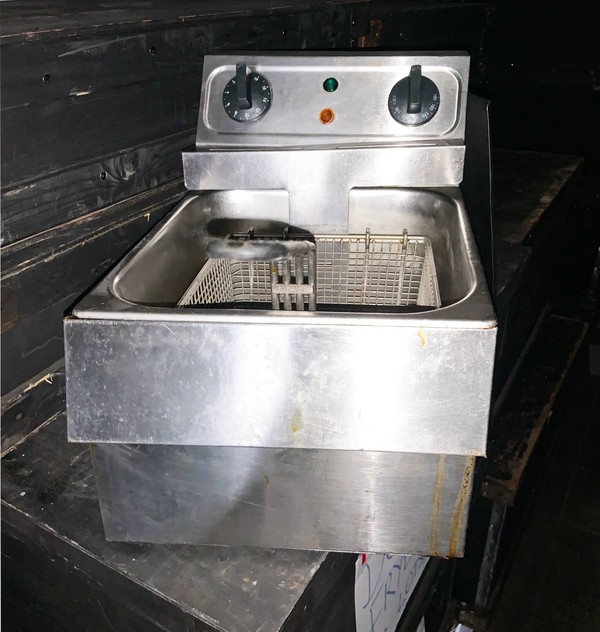 Electric table top fryer